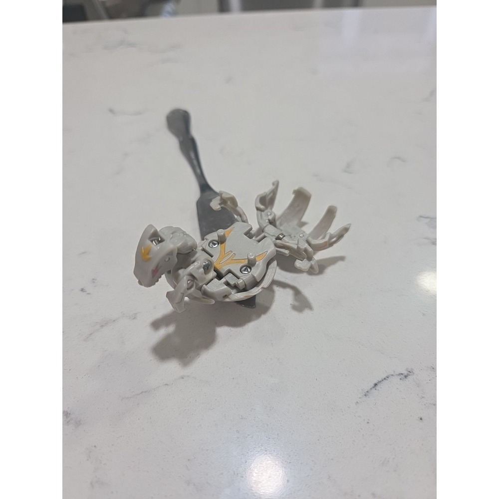 BAKUGAN Lumagrowl 660g Gray Haos GUNDALIAN INVADERS